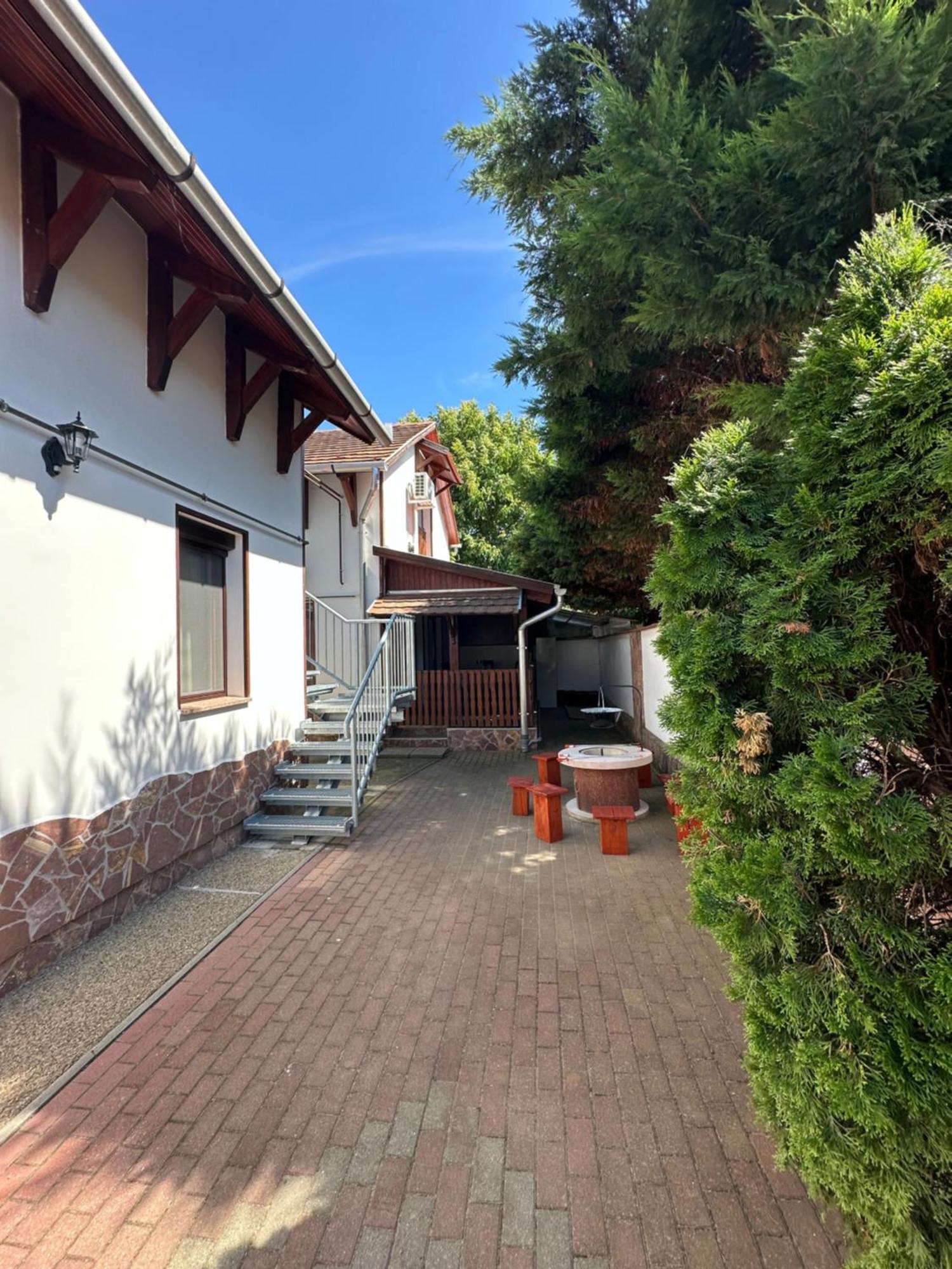 Harmony & Wine Eger Apartment Exterior foto